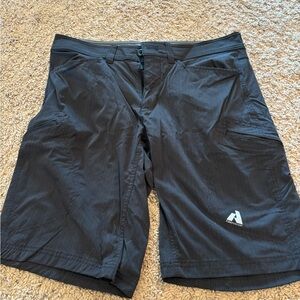 Men’s cargo shorts